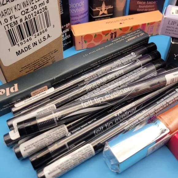 25 Piece Makeup / Beauty Bundle - Kat Von D, Tarte, Estee Lauder, Milk, Saie +